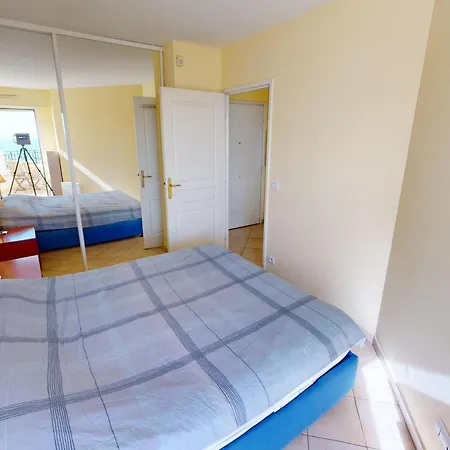 Confortable 2p En Centre-ville Avec Parking Et Terrasse - Fr-1-196-366 * Mentona