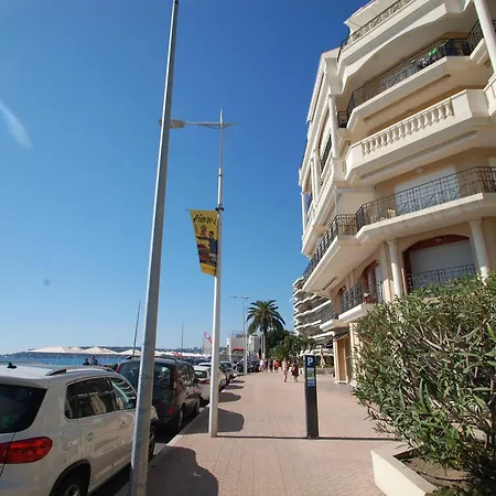 Confortable 2p En Centre-ville Avec Parking Et Terrasse - Fr-1-196-366