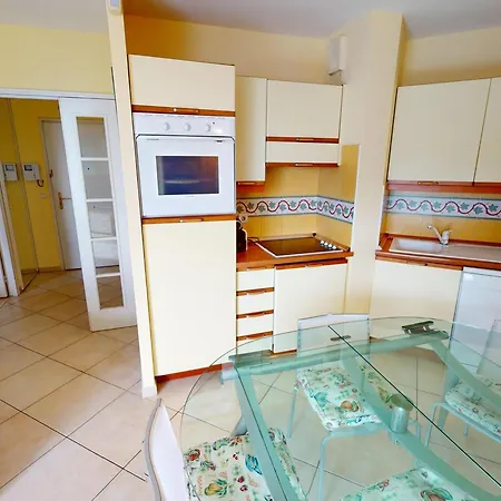Confortable 2p En Centre-ville Avec Parking Et Terrasse - Fr-1-196-366 Mentona