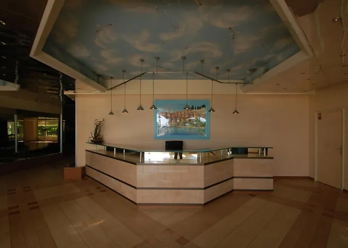 Confortable 2p En Centre-ville Avec Parking Et Terrasse - Fr-1-196-366 Apartment Menton